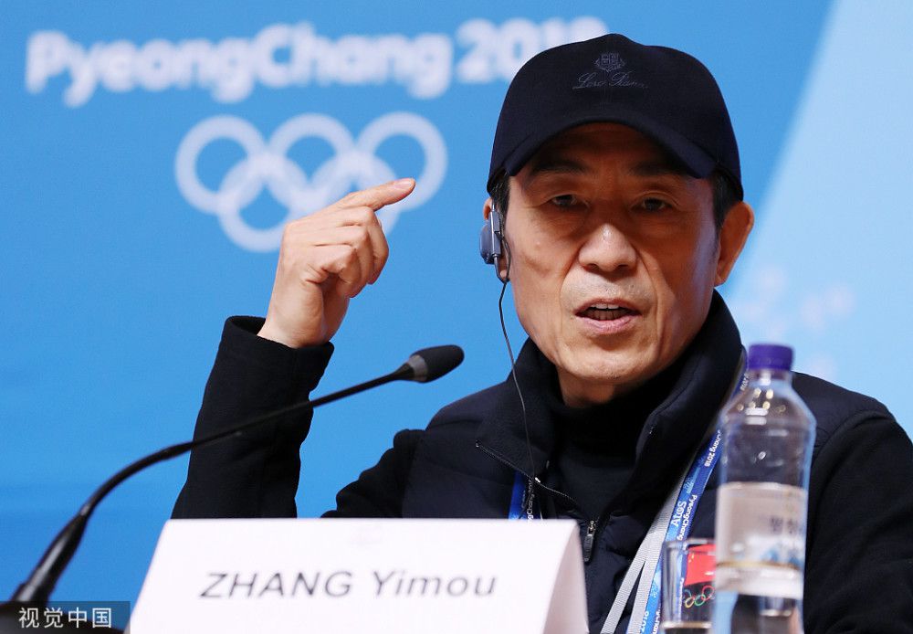 该媒体接着表示，曼联也有机会留下这些球员，而这可能要从换帅开始。
